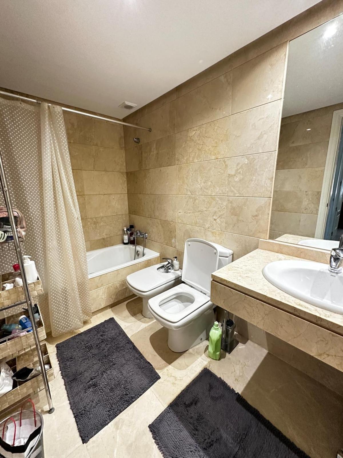 Spacious Near Puerto Banus Apartment