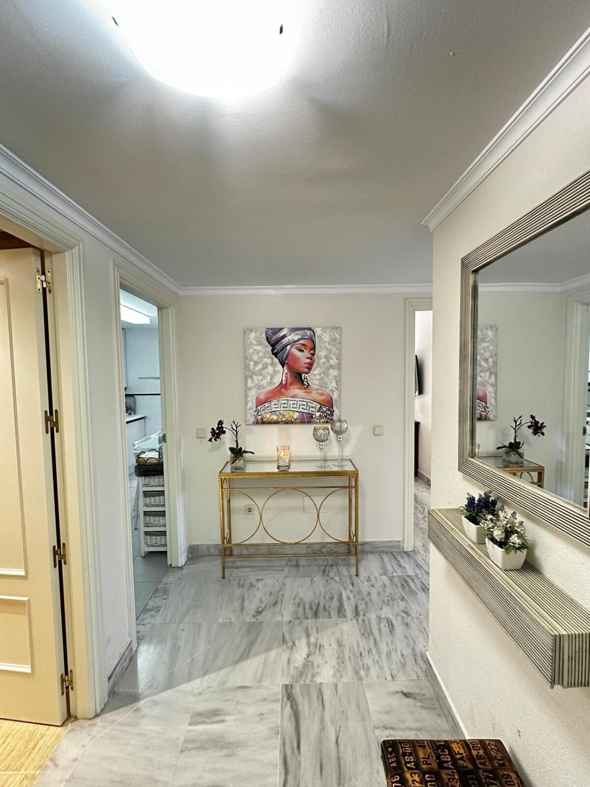 Apartment Spacious Near Puerto Banus