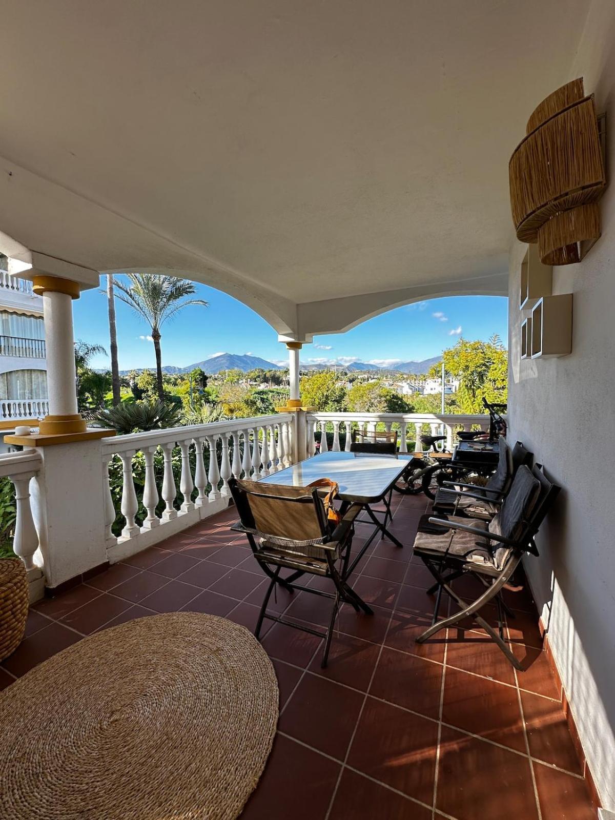 Spacious Near Puerto Banus Apartment Marbella