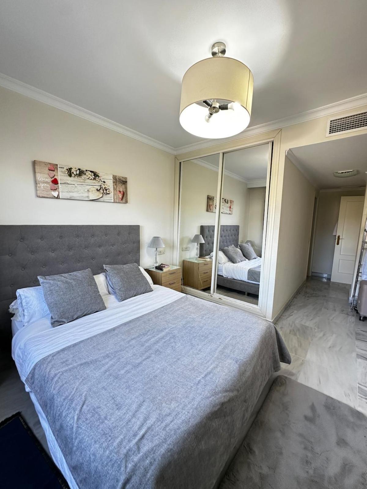 Apartment Spacious Near Puerto Banus